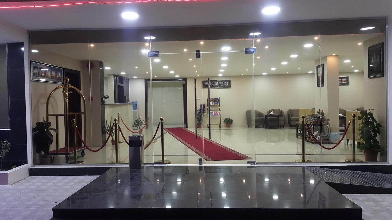 Layale Alnile Aparthotel Dammam Exteriör bild