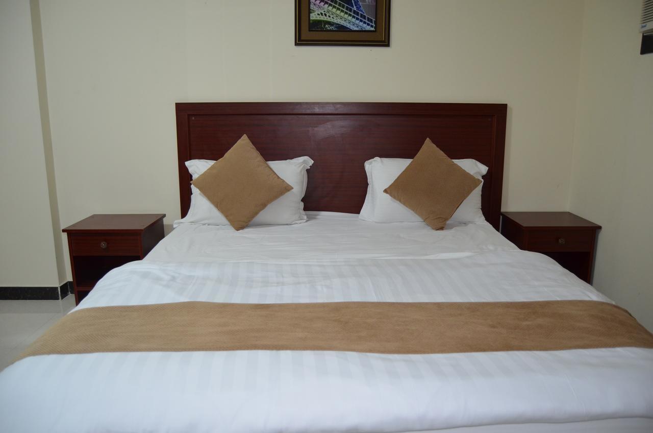 Layale Alnile Aparthotel Dammam Exteriör bild