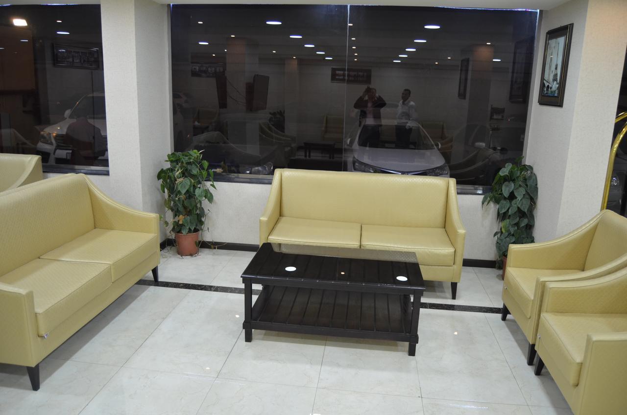 Layale Alnile Aparthotel Dammam Exteriör bild