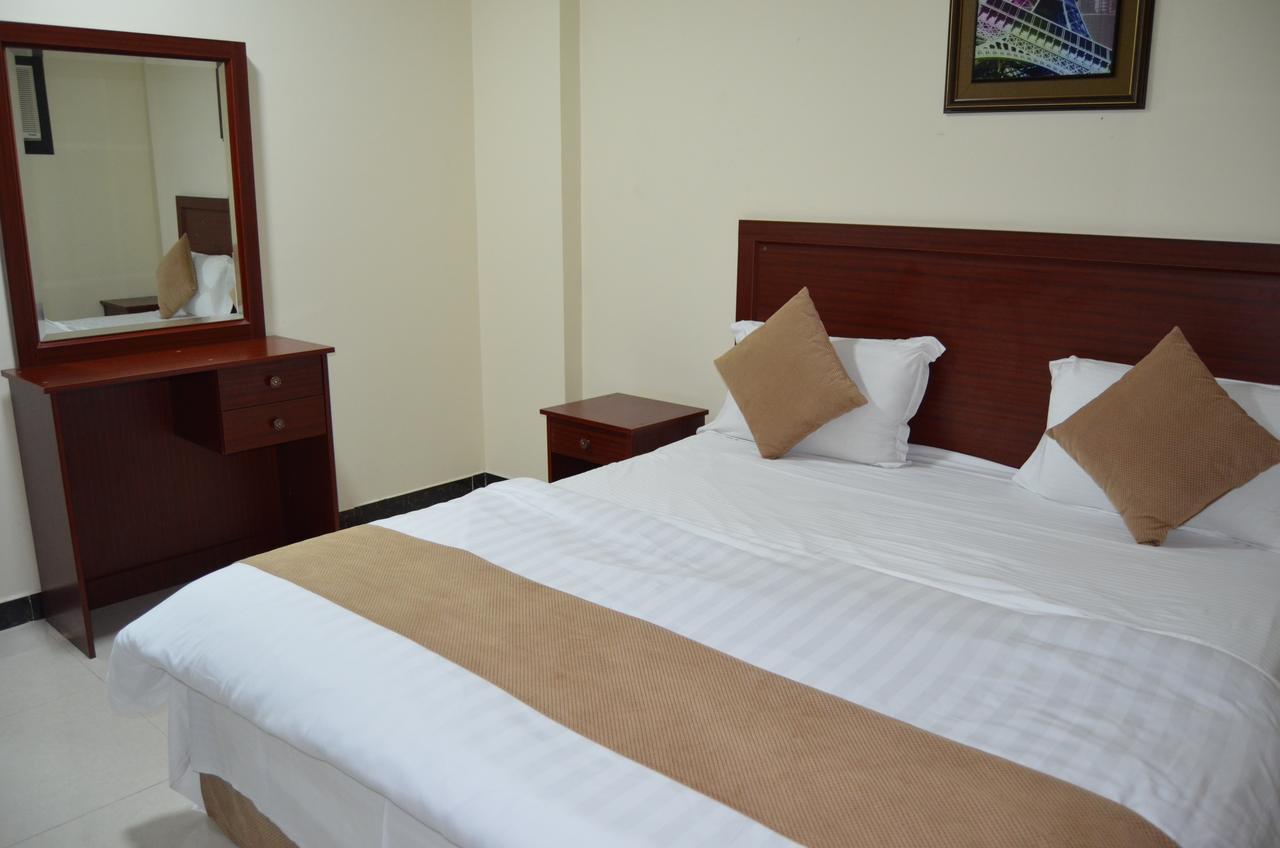 Layale Alnile Aparthotel Dammam Exteriör bild